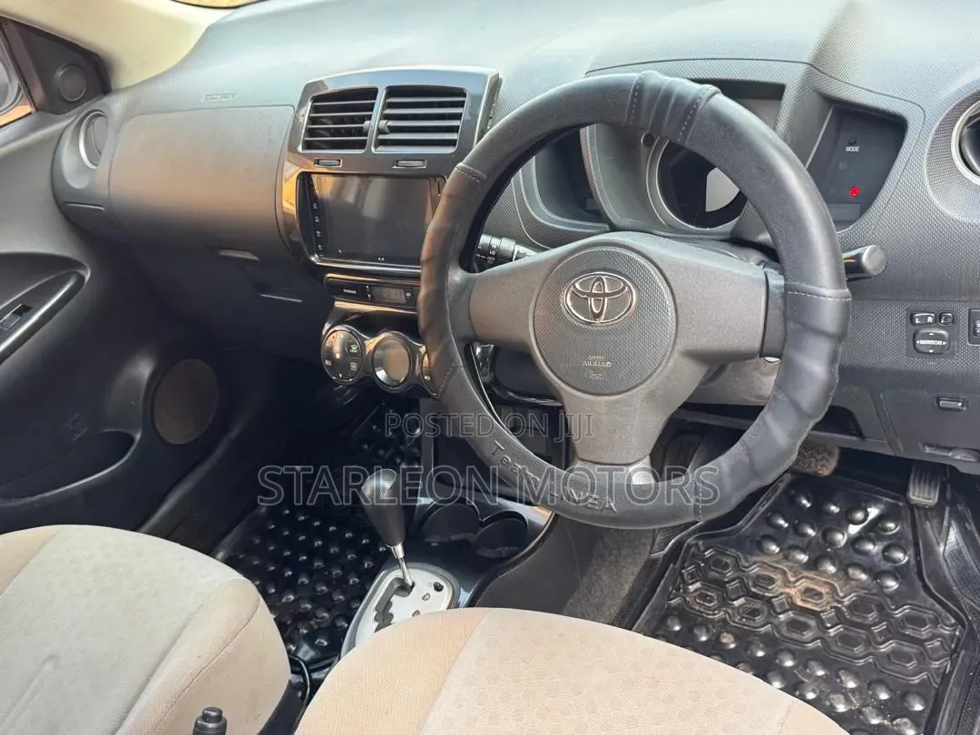 Toyota IST 2010 White
