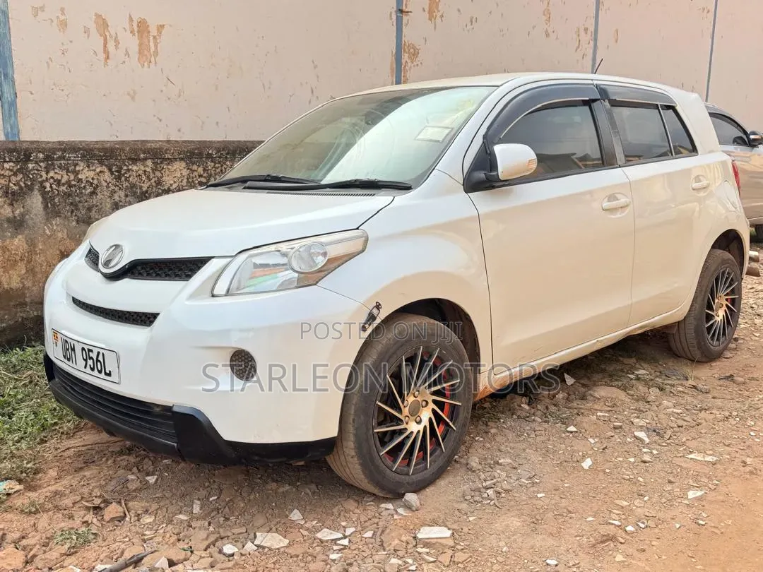 Toyota IST 2010 White