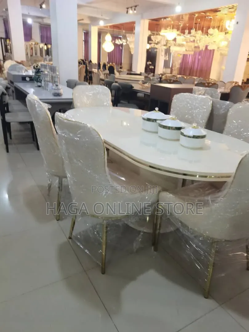 Stylish Dinning Table