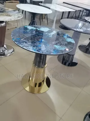 Modern Small Round Tables