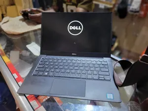 Laptop Dell XPS 13 9360 8GB Intel Core i7 HDD+SSD 256GB