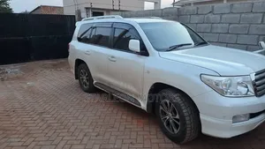 Toyota Land Cruiser 2010 White