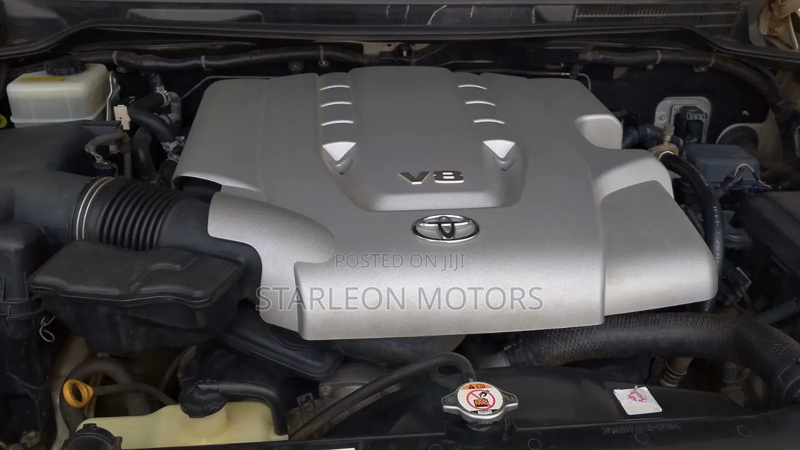 Toyota Land Cruiser 2010 White