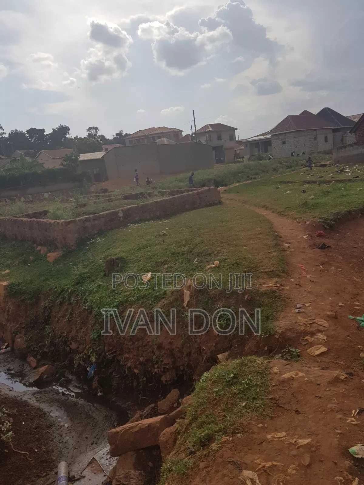 Plot for Sale in Namugoona, 40-30ft