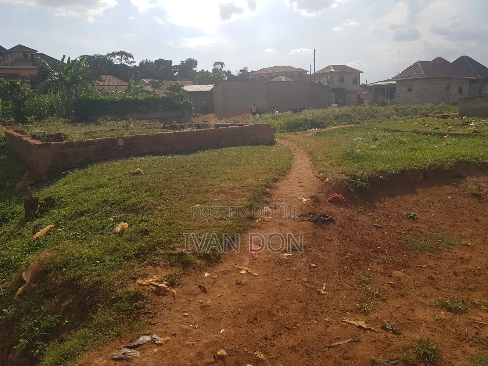 Plot for Sale in Namugoona, 40-30ft