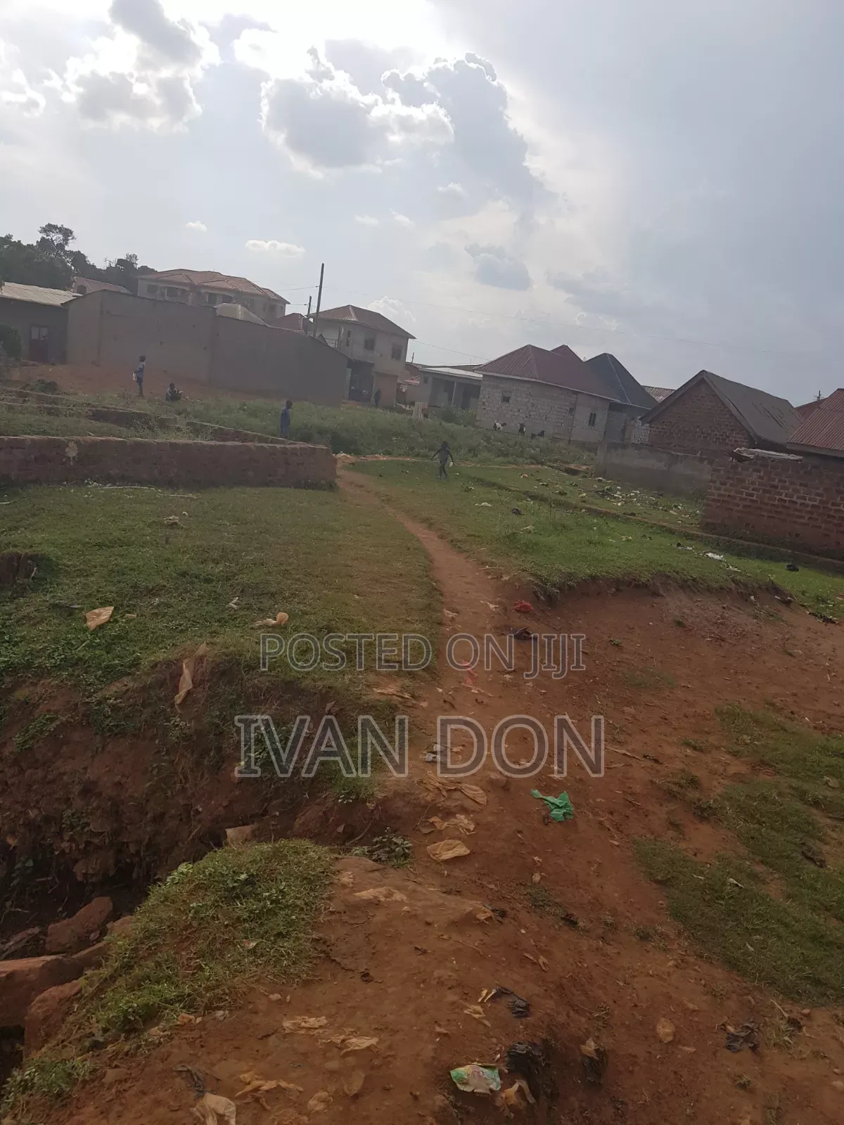 Plot for Sale in Namugoona, 40-30ft