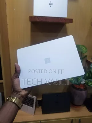 New Laptop Microsoft Surface Laptop SE 8GB Intel Celeron SSD 128GB