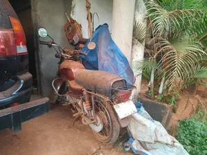 Bajaj Boxer 100 2017 Red