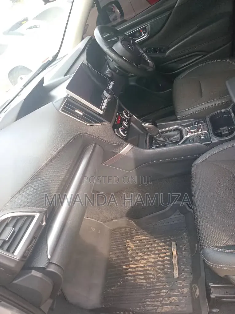 Subaru Forester 2018 Silver