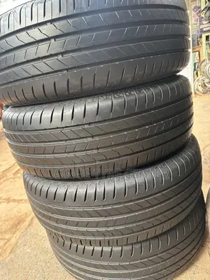 It’s Size 225/65r17 Bridgestone Tires Abroad Used Good Quality