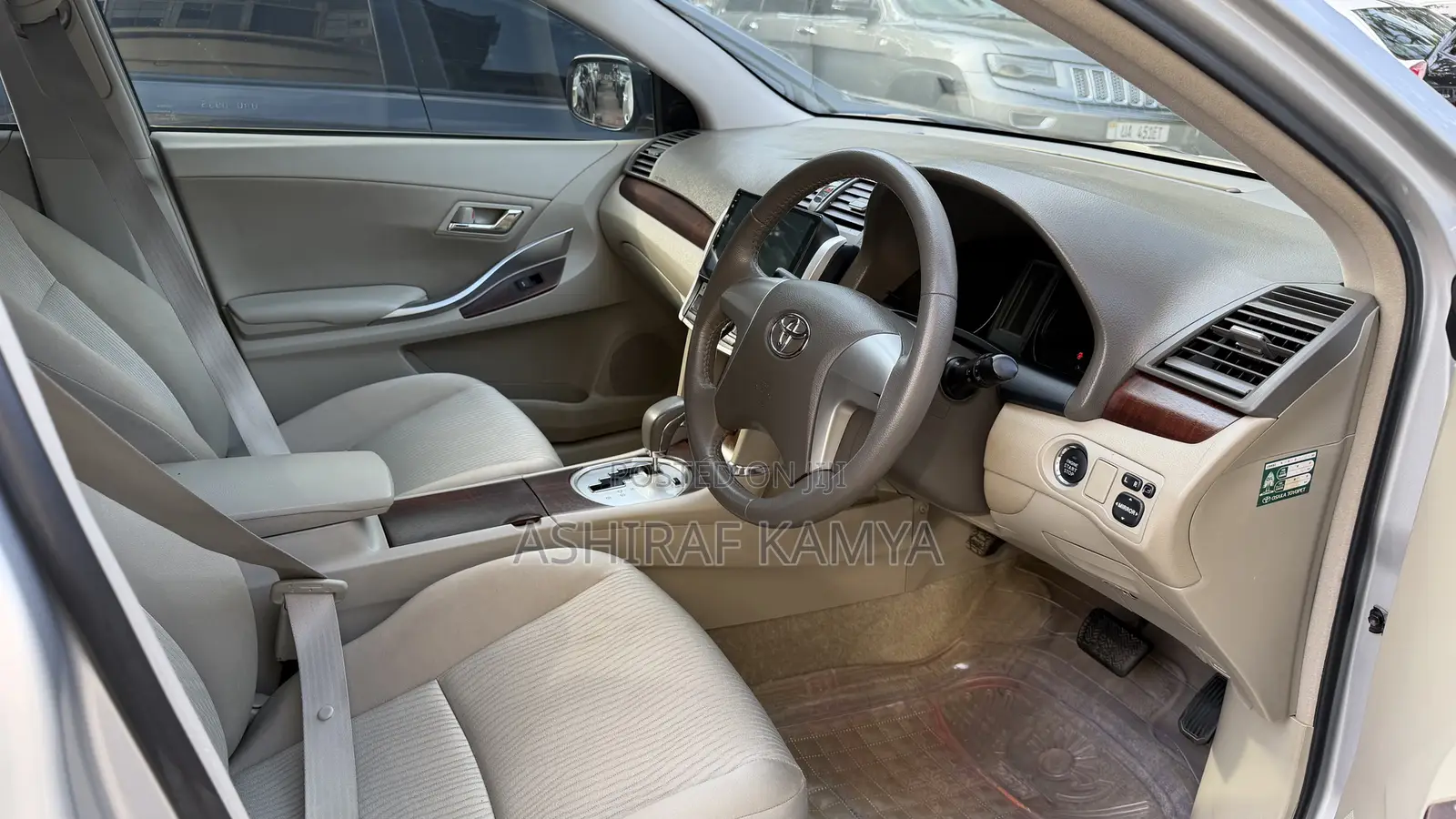 Toyota Premio 2010 Silver