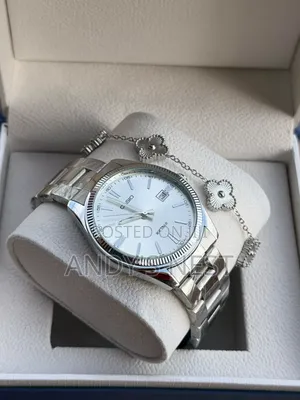 Stainless Steel Casio Men's Watch With a Bracelet