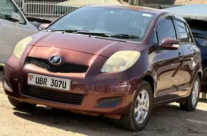 Toyota Vitz 1.0 FWD 5dr 2010 Red