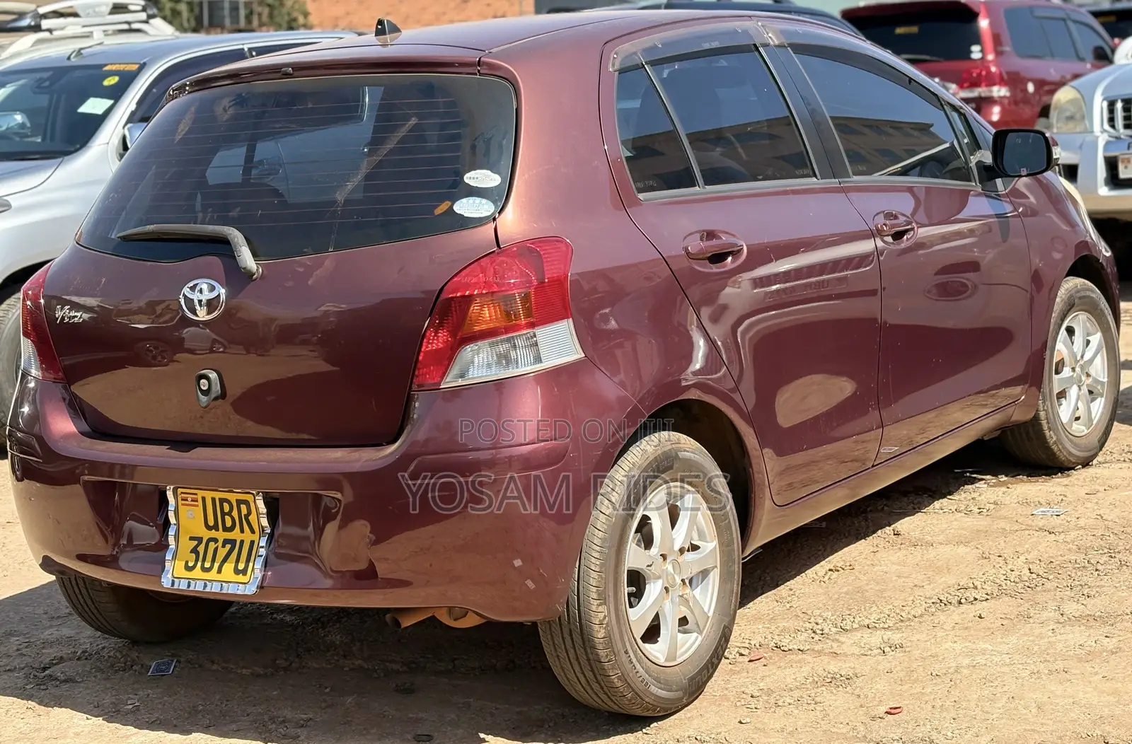 Toyota Vitz 1.0 FWD 5dr 2010 Red