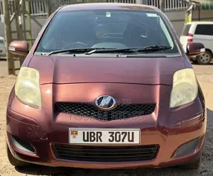 Toyota Vitz 1.0 FWD 5dr 2010 Red