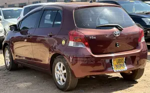 Toyota Vitz 1.0 FWD 5dr 2010 Red