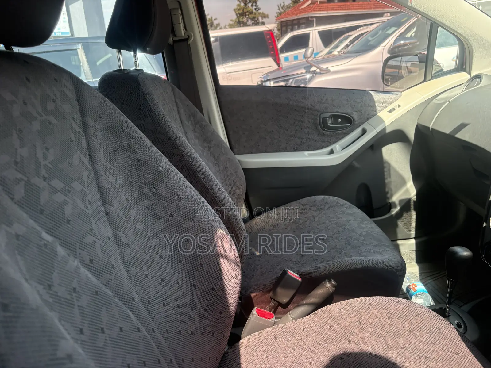 Toyota Vitz 1.0 FWD 5dr 2010 Red