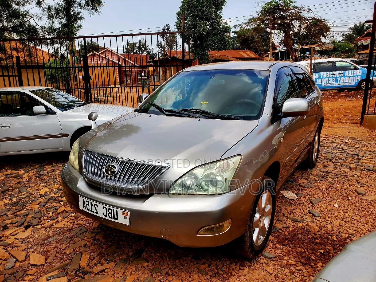 Toyota Harrier 2009 Silver