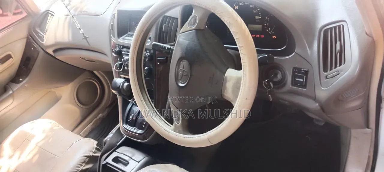 Toyota Harrier 2002 White