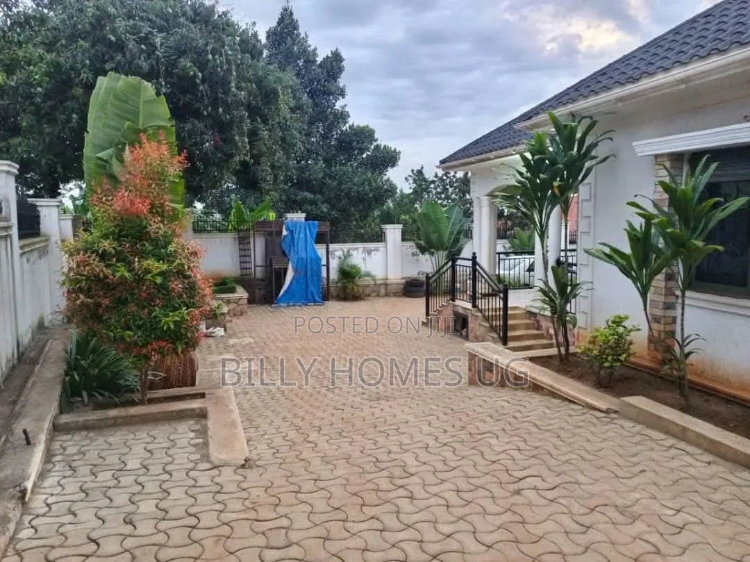 4bdrm House in Nangabo for sale