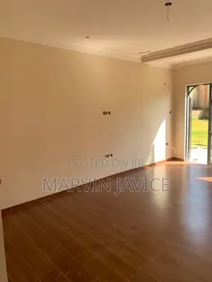 Painting and Microtopinging or Micro Cement for Floor Finish