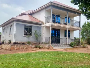 5bdrm House in Gombe for sale