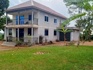5bdrm House in Gombe for sale