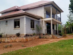 5bdrm House in Gombe for sale
