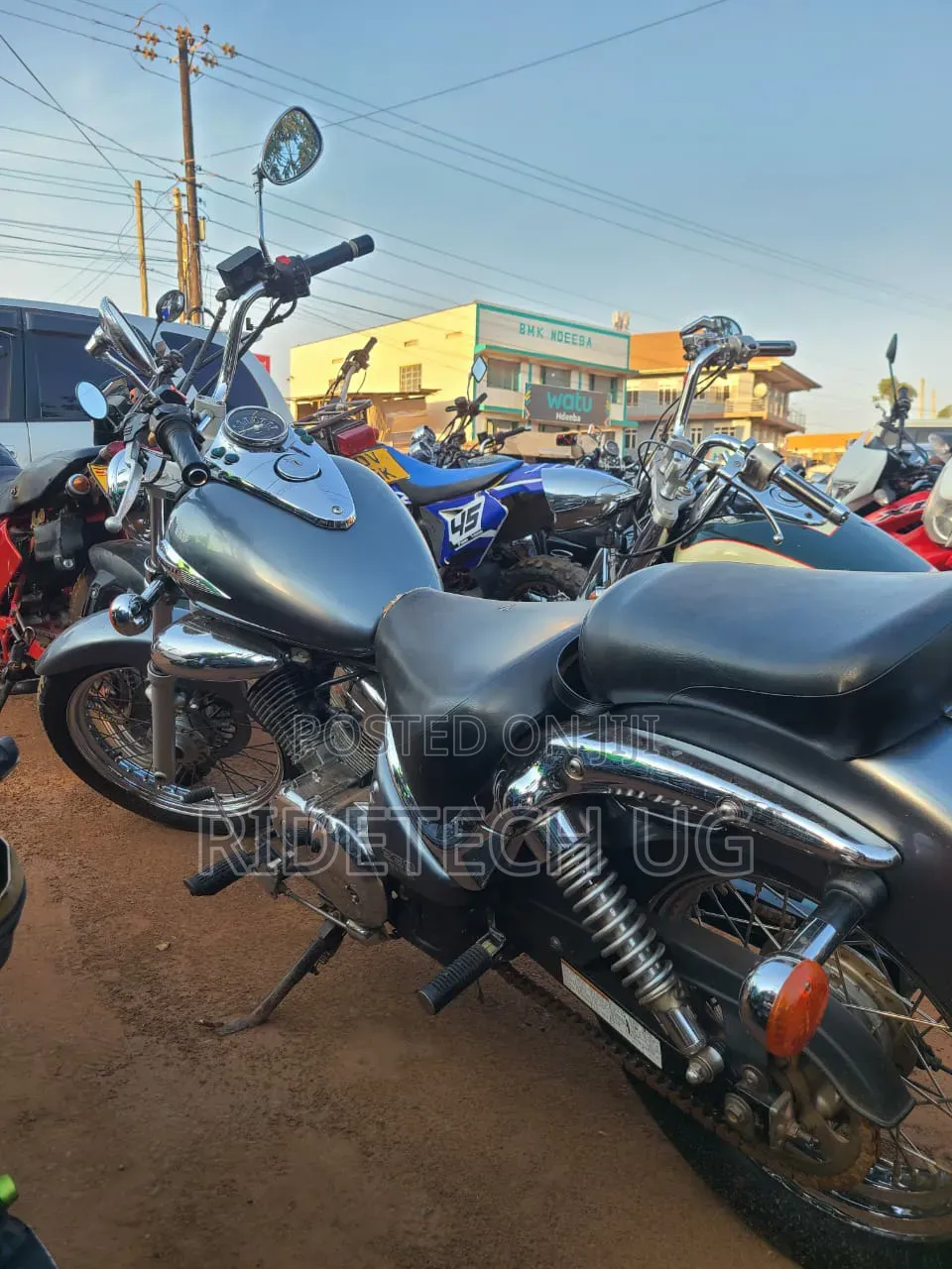 Suzuki Intruder 2018 Gray