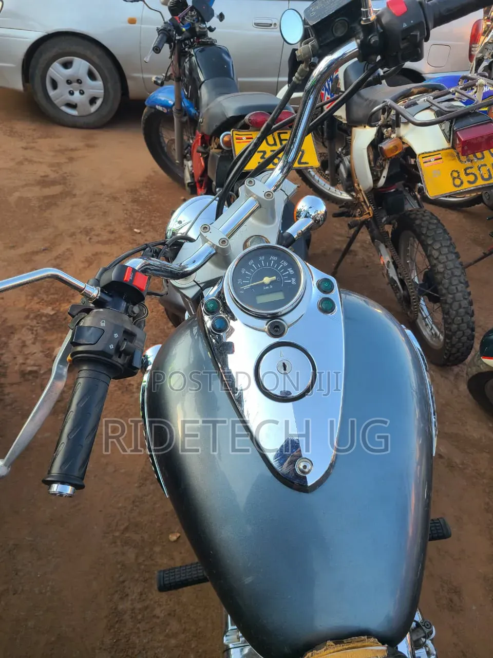 Suzuki Intruder 2018 Gray