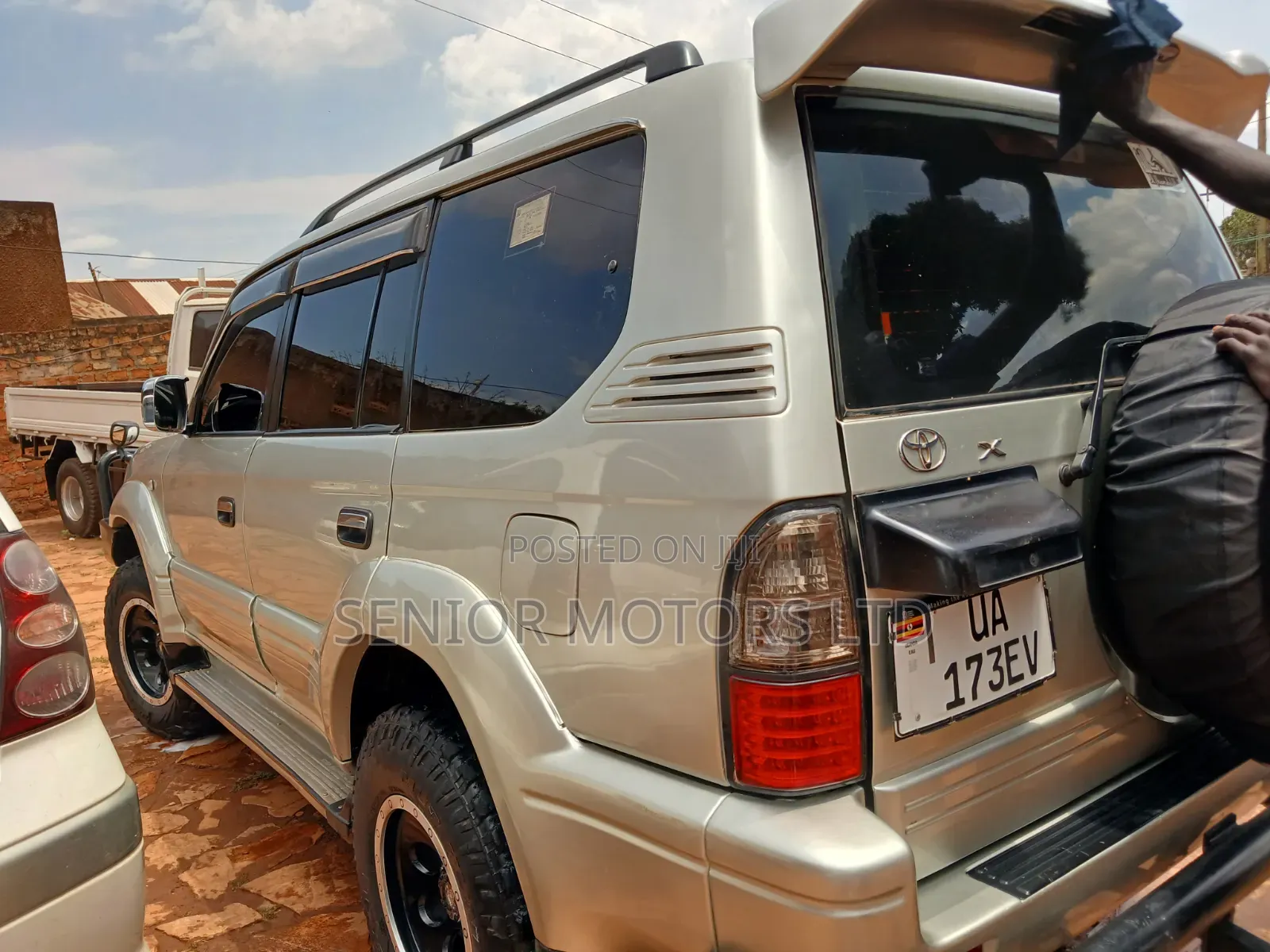 Toyota Land Cruiser Prado 2002 White