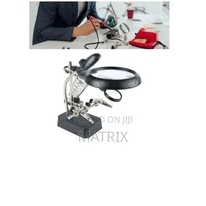 Magnifying Glass With Light and Stand