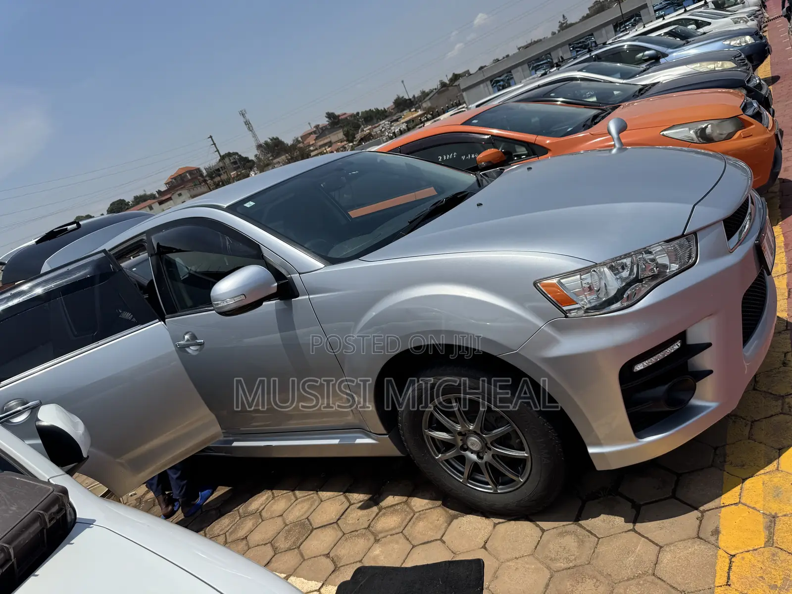Mitsubishi Outlander SE 2012 Silver