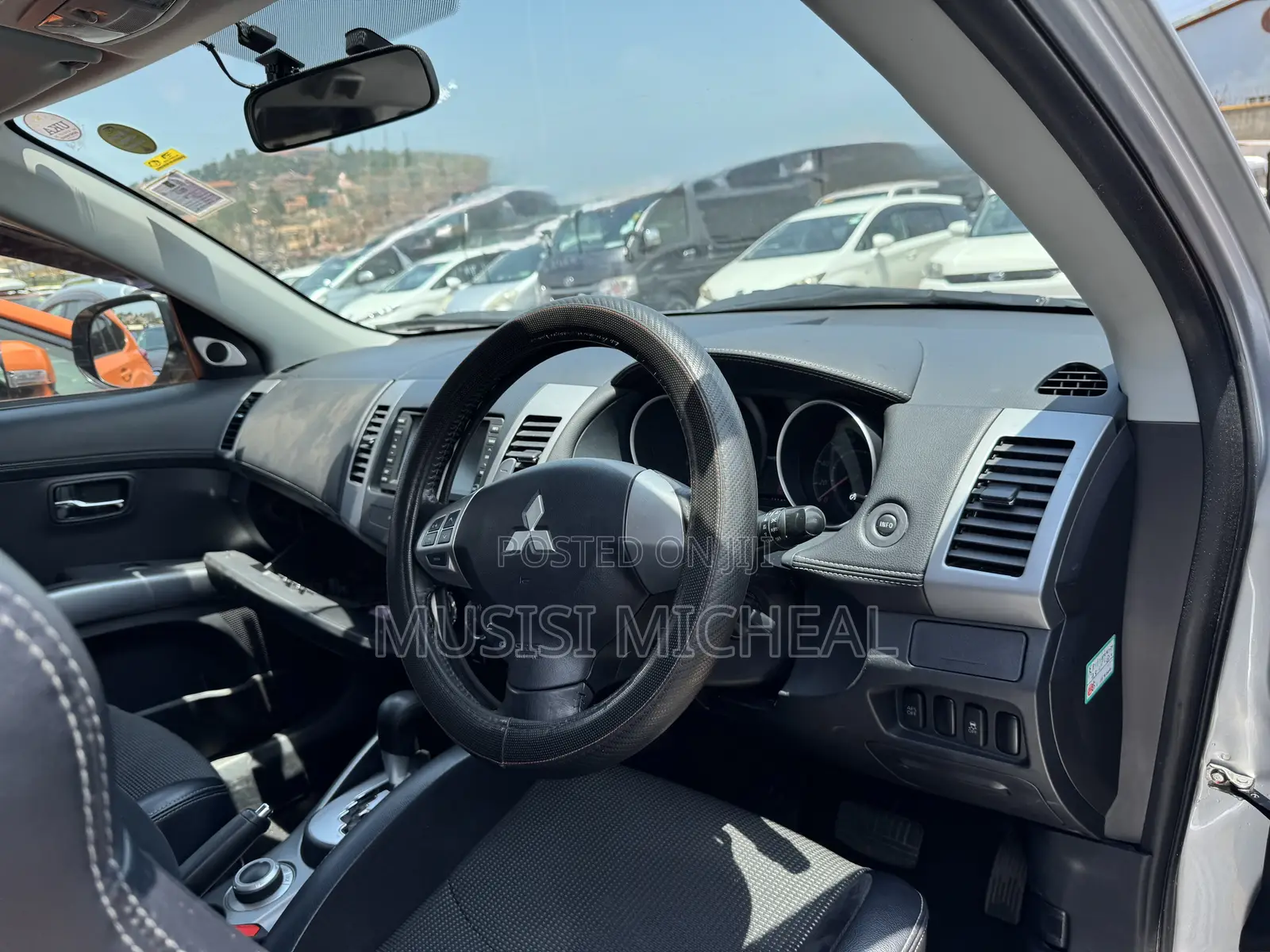 Mitsubishi Outlander SE 2012 Silver