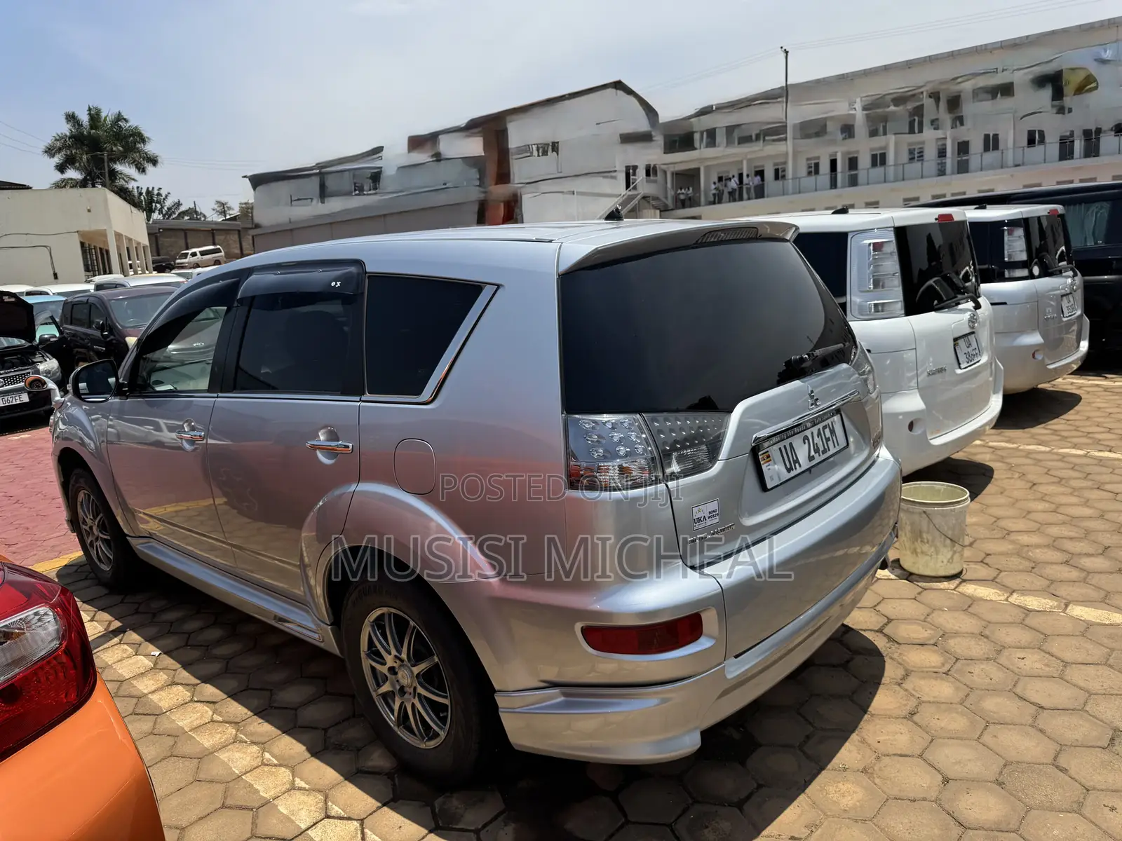 Mitsubishi Outlander SE 2012 Silver