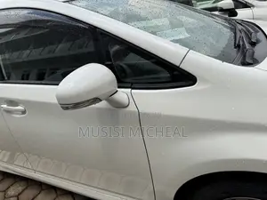 Toyota Wish 2013