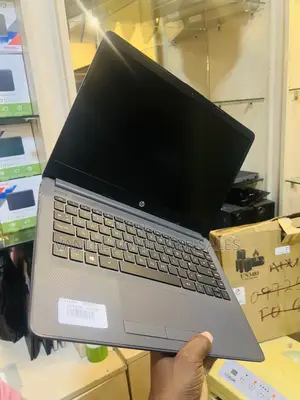 New Laptop HP 250 G7 4GB Intel Celeron SSD 128GB