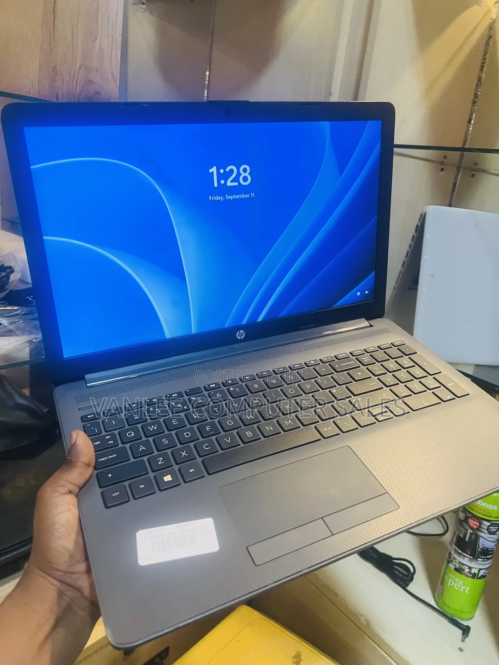 New Laptop HP 250 G7 4GB Intel Celeron SSD 128GB