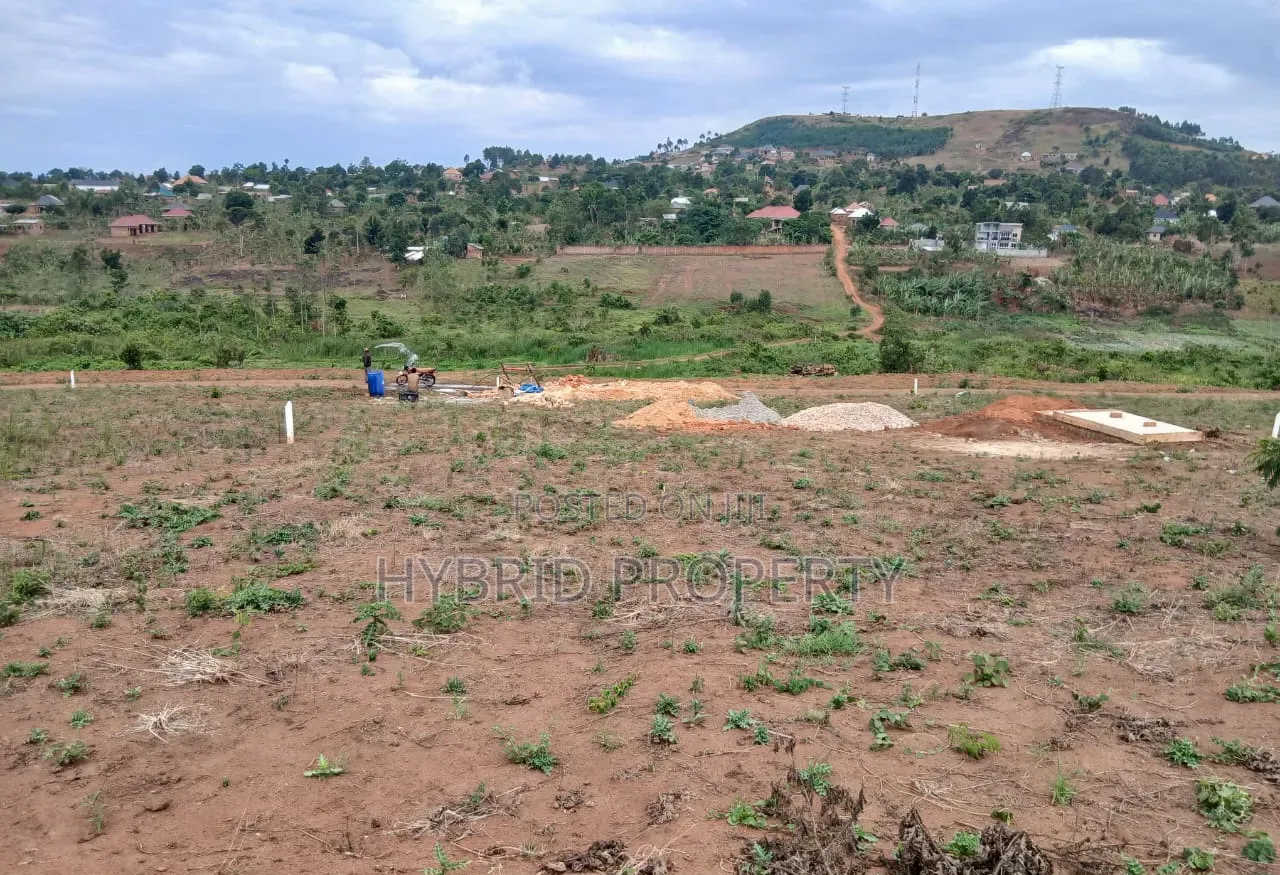 Prime Plots for Sale at Mpigi~Kalagala Kulya Show Estate~Masaka Road.