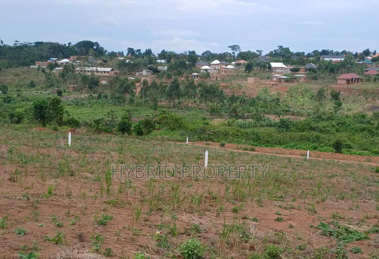 Prime Plots for Sale at Mpigi~Kalagala Kulya Show Estate~Masaka Road.