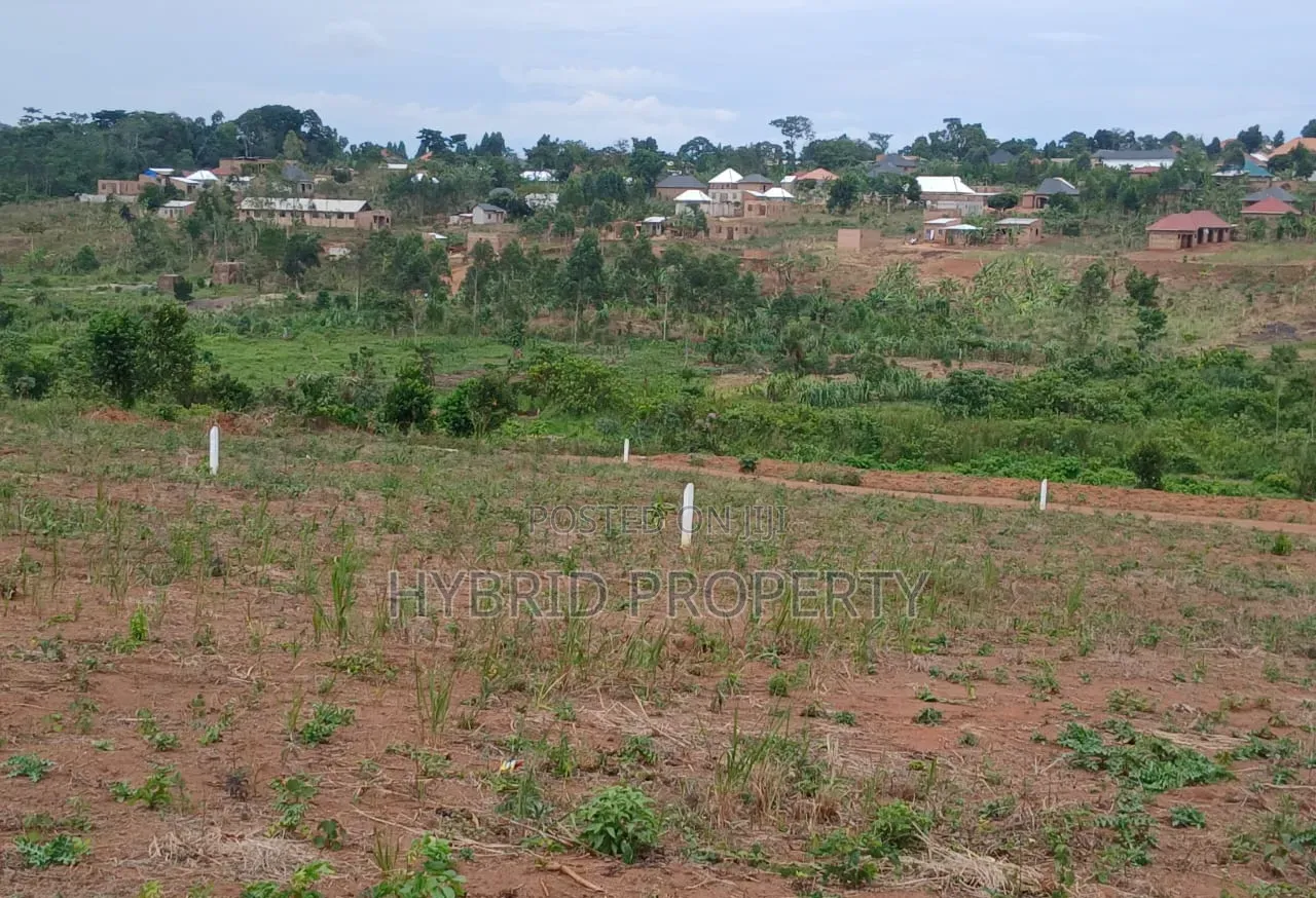 Prime Plots for Sale at Mpigi~Kalagala Kulya Show Estate~Masaka Road.