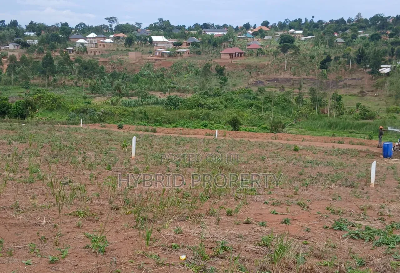 Prime Plots for Sale at Mpigi~Kalagala Kulya Show Estate~Masaka Road.