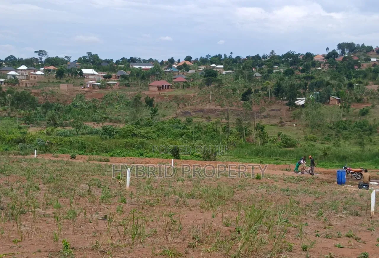 Prime Plots for Sale at Mpigi~Kalagala Kulya Show Estate~Masaka Road.