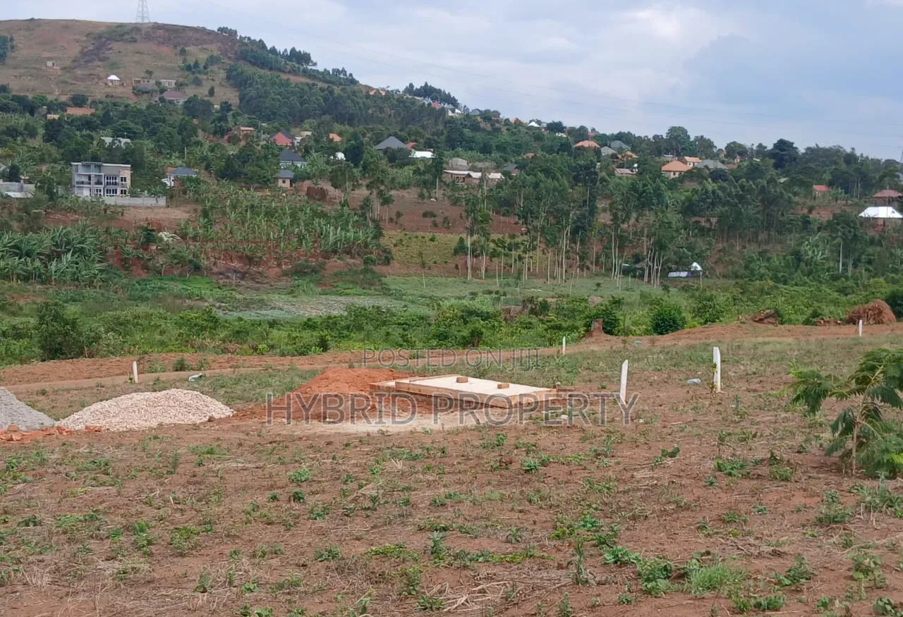 Prime Plots for Sale at Mpigi~Kalagala Kulya Show Estate~Masaka Road.
