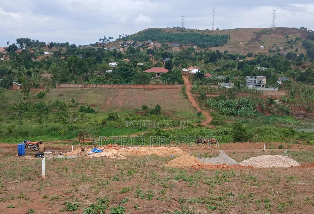 Prime Plots for Sale at Mpigi~Kalagala Kulya Show Estate~Masaka Road.