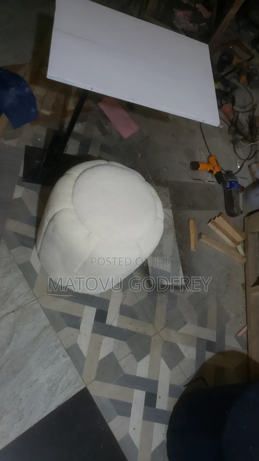 Single White Poof