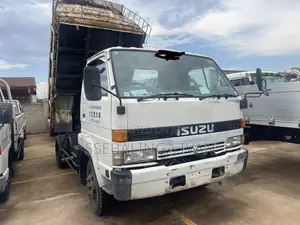 Isuzu Juston 1989 White