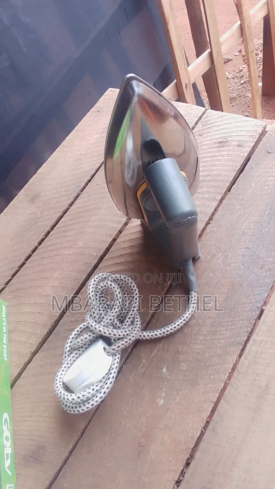 Flat Iron Box Philips in a Good Working Condition Available for Sale
