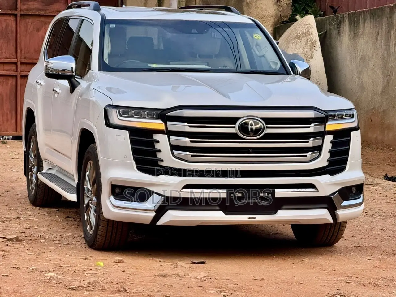 Toyota Land Cruiser LC300 2025 White