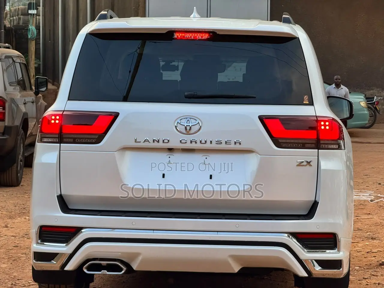 Toyota Land Cruiser LC300 2025 White